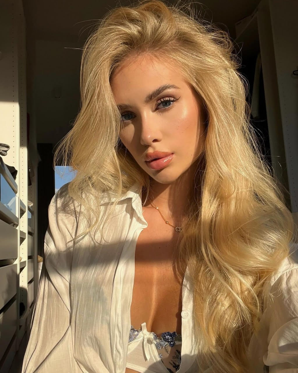 Женя - массажистка